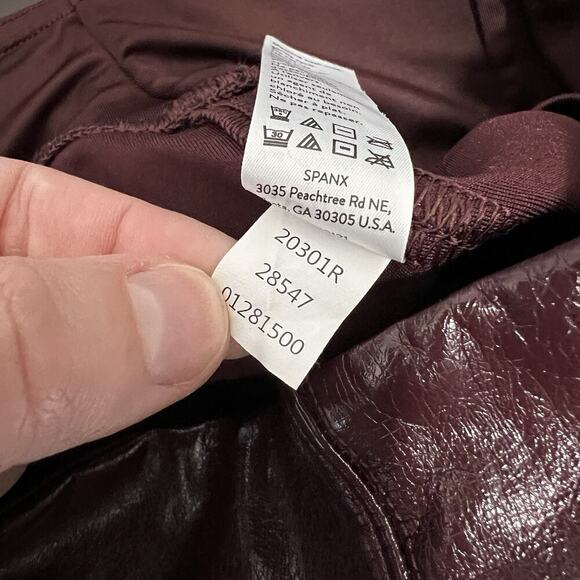 SPANX Faux Patent‎ Leather Liquid Glossy Leggings Ruby Red High Rise Size XS - Picture 11 of 12